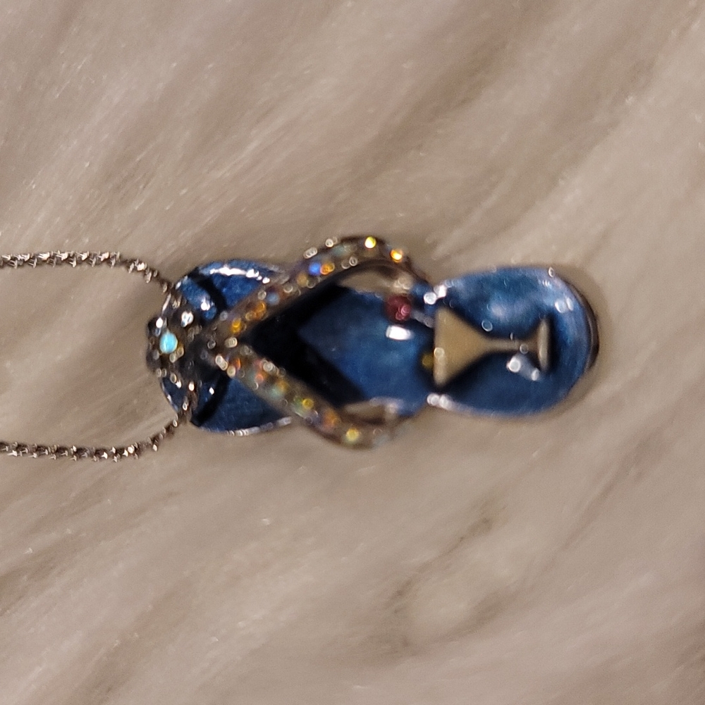 🍹Cute Flip Flop Crystal Necklace